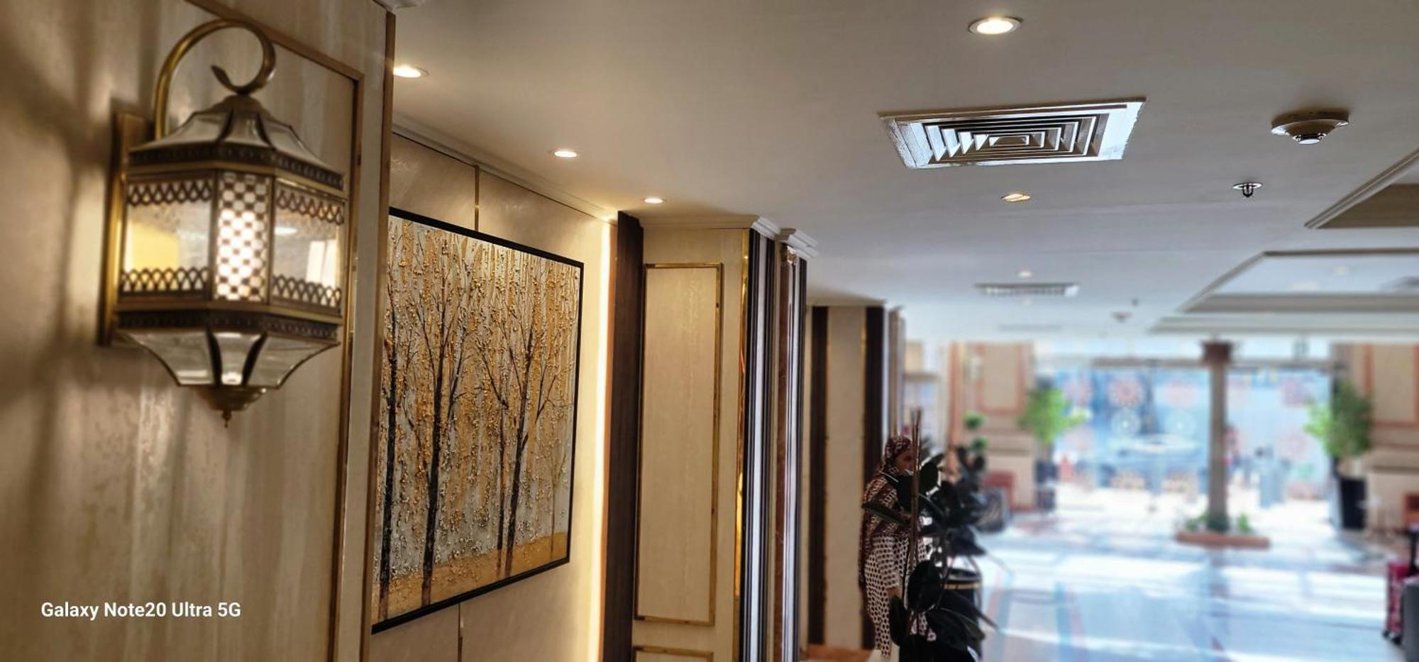 होटल Qasr Al Ansar Golden Tulip Hotel