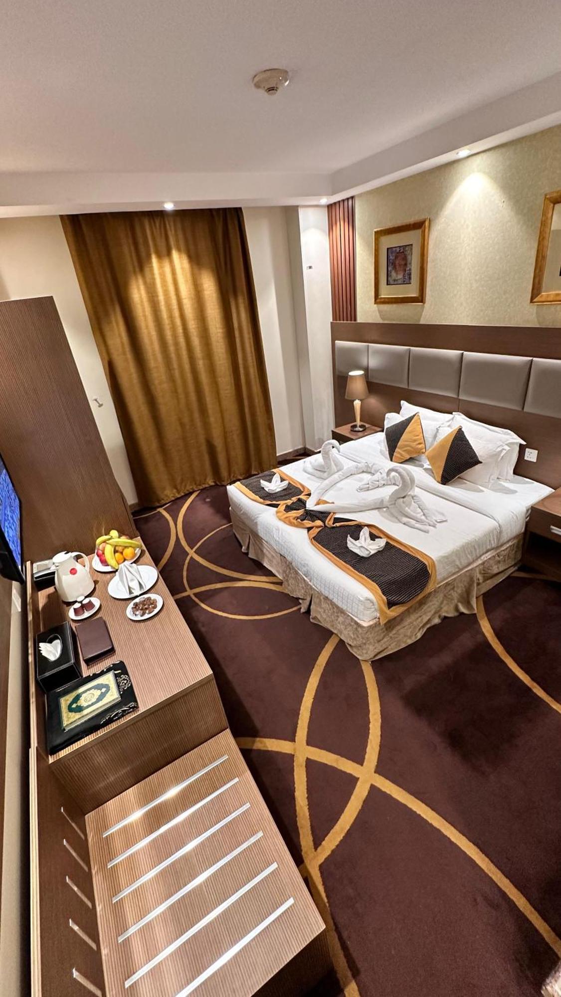Qasr Al Ansar Golden Tulip Hotel