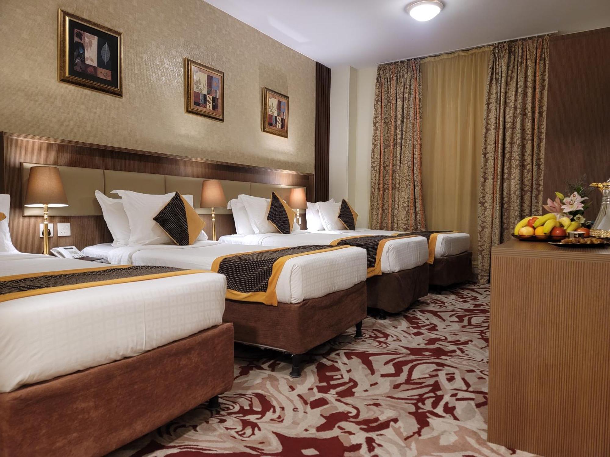 Qasr Al Ansar Golden Tulip Hotel होटल