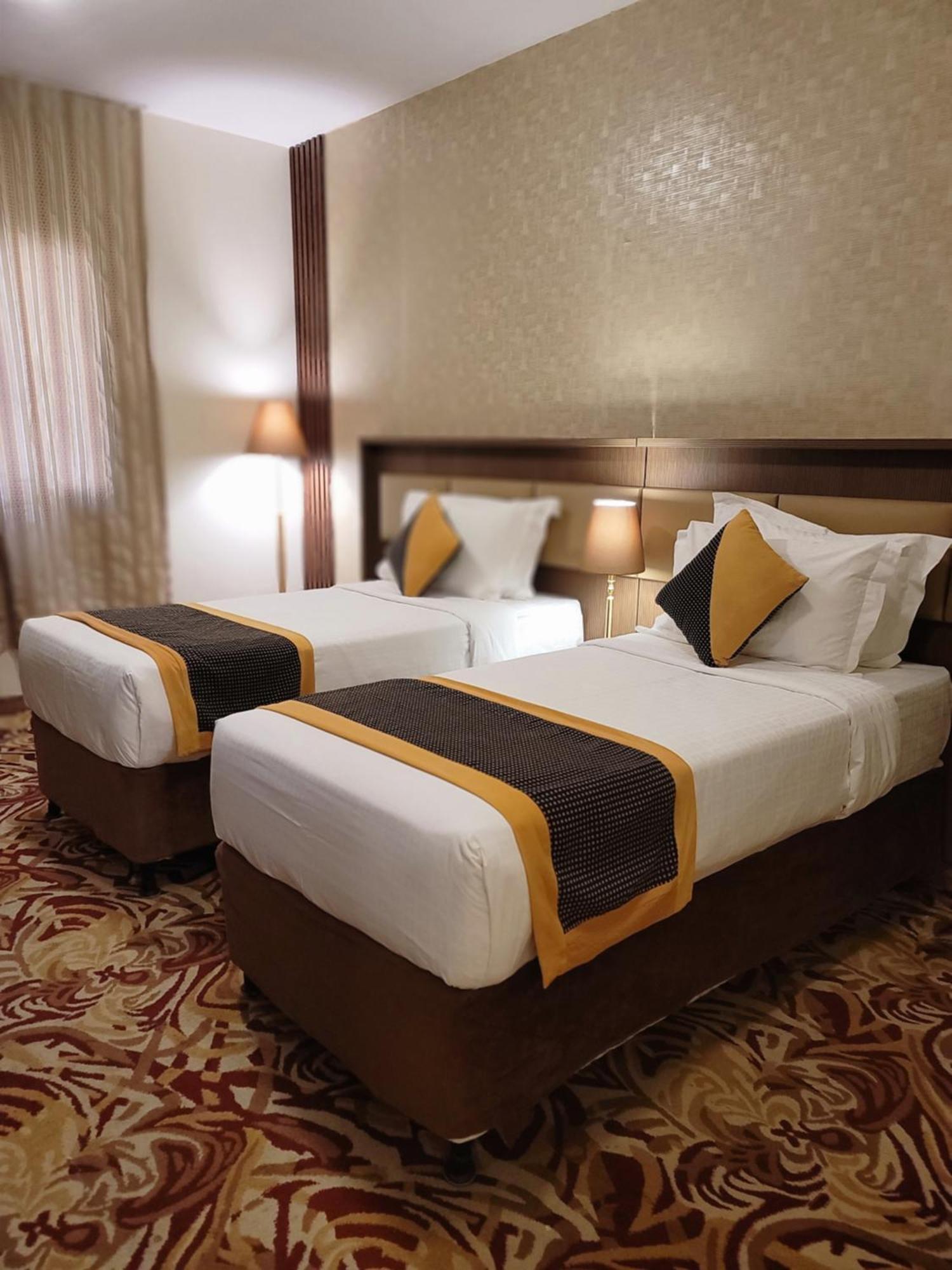 Hotel Qasr Al Ansar Golden Tulip Hotel