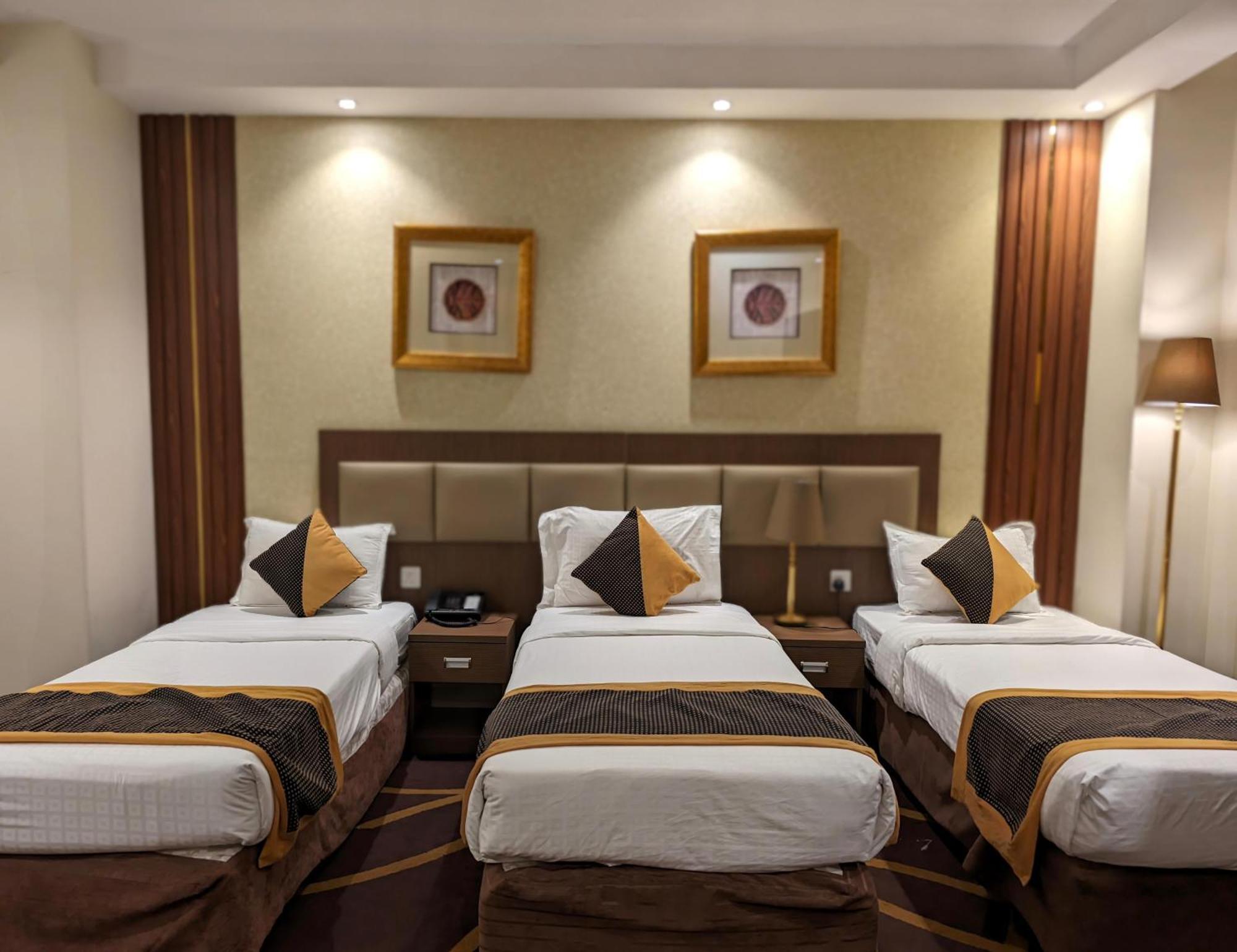 Qasr Al Ansar Golden Tulip Hotel होटल