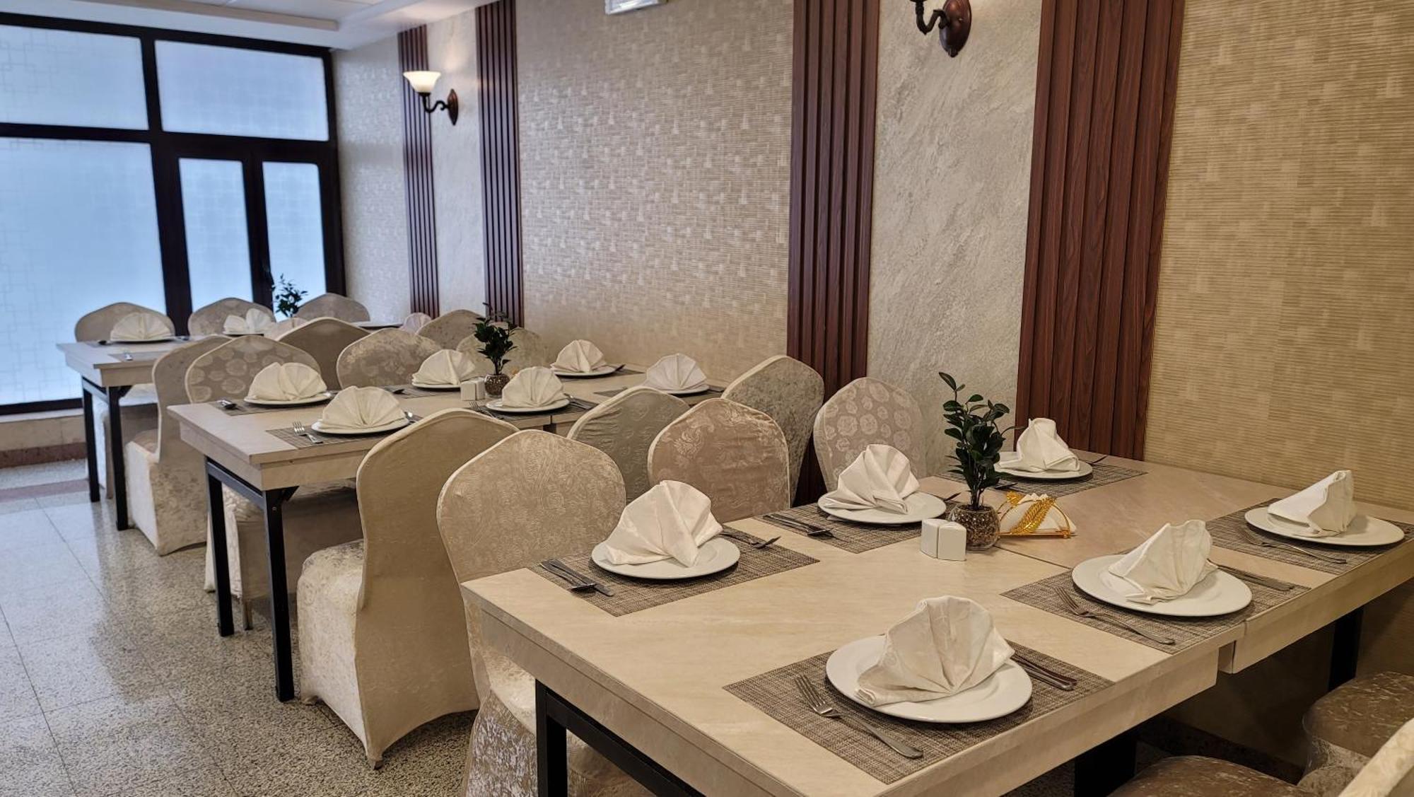 Hotel Qasr Al Ansar Golden Tulip Hotel
