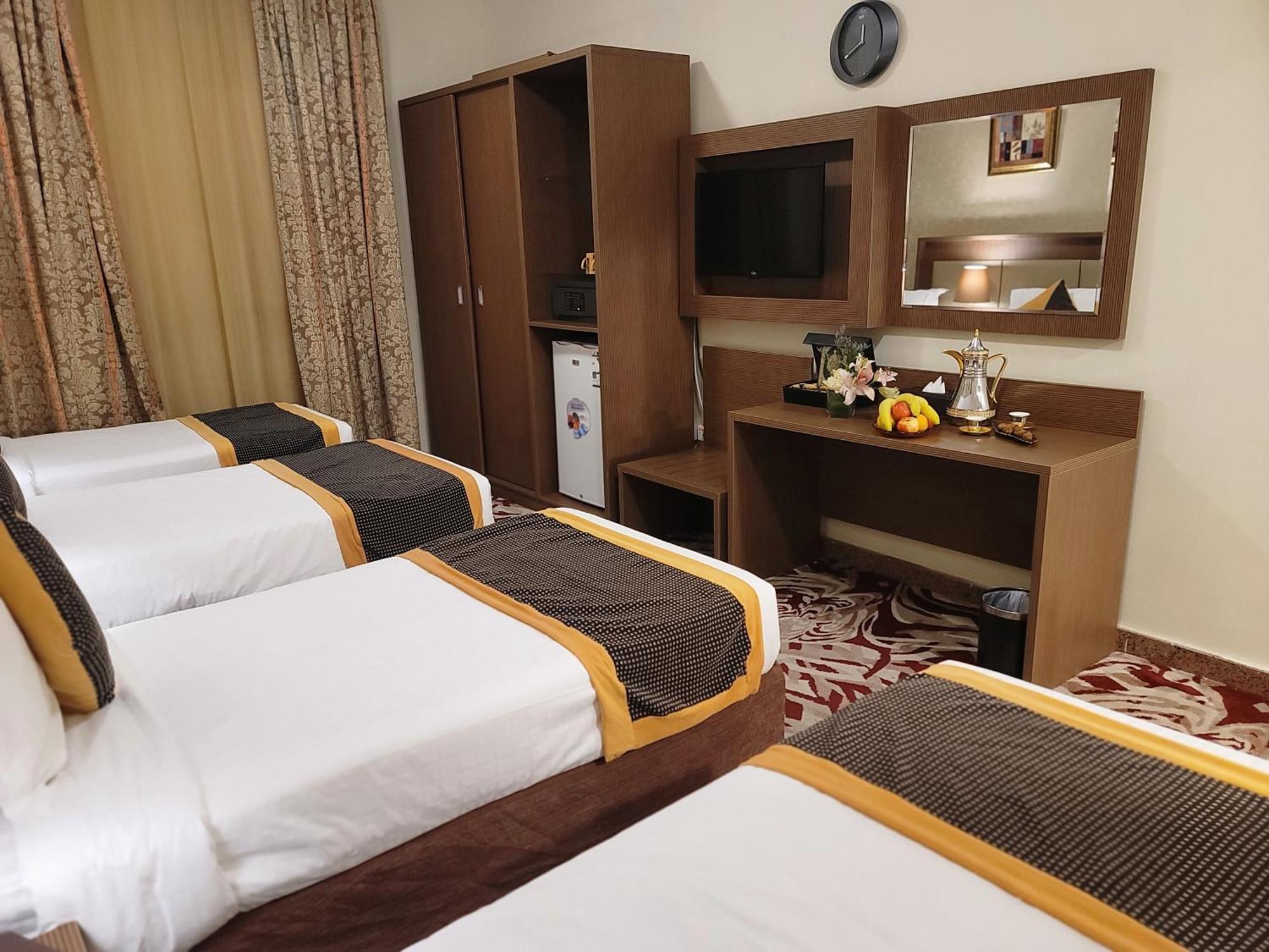 Qasr Al Ansar Golden Tulip Hotel