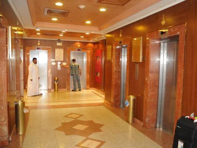होटल Qasr Al Ansar Golden Tulip Hotel