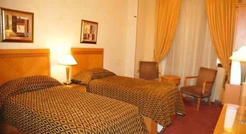 Qasr Al Ansar Golden Tulip Hotel होटल 3*
